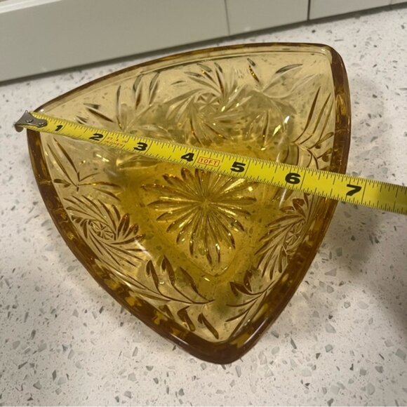 Vintage HAZEL ATLAS Triangular Amber Cut Glass Bowl Serving Dish Pinwheel - Picture 7 of 12